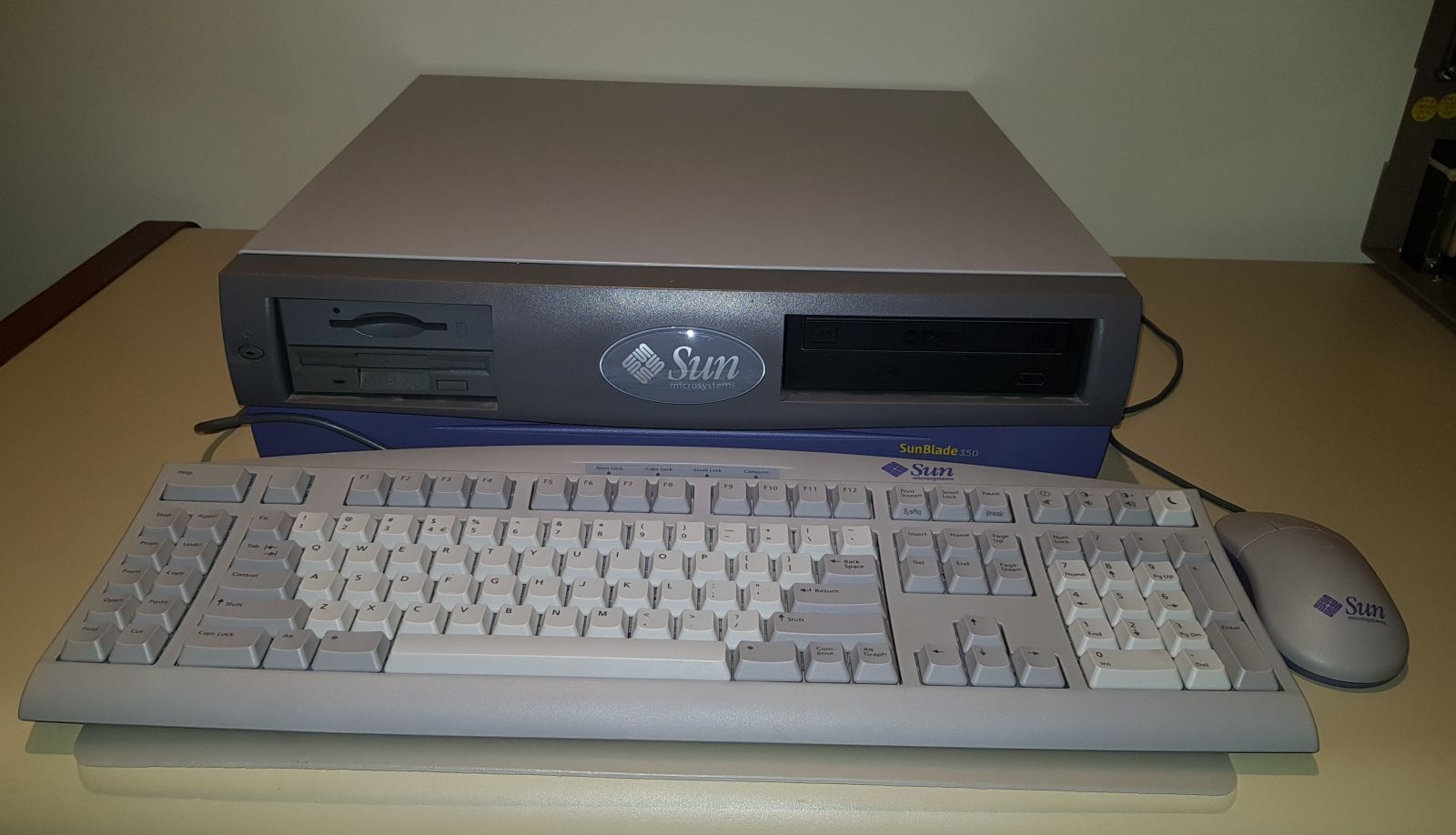 Sun Blade 150 Workstation with 2Gb Memory, Keyboard and Mouse